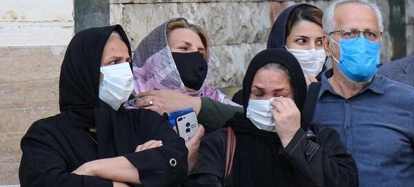 عکس دلتنگی مادر برای پسر سربازش