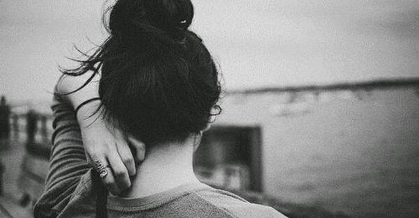 عکس پروفایل دلتنگ چهره ای هستم ک نمیدانم خاک