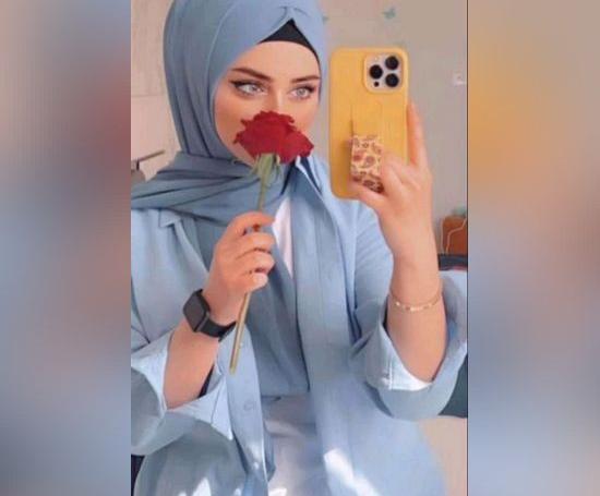 عکس دختر با گوشی ایفون برای پروفایل