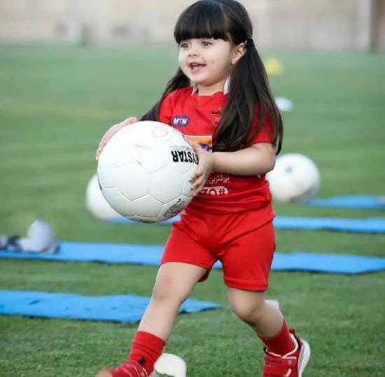 عکس دختر فوتبالی برای پروفایل