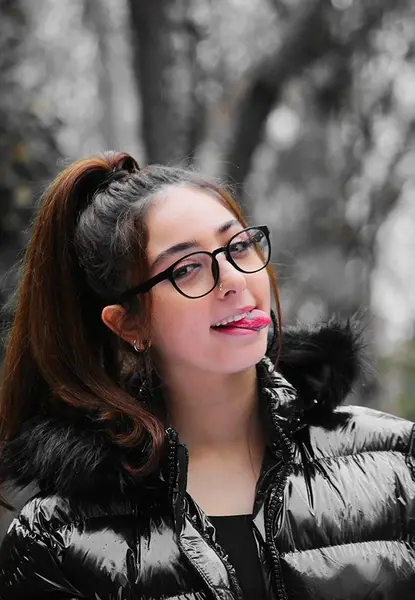 عکس دختر عینکی برای پروفایل