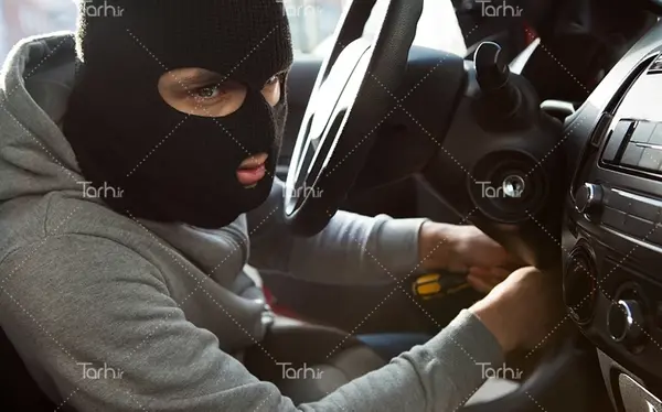 عکس پروفایل دست دختر روی فرمان ماشین