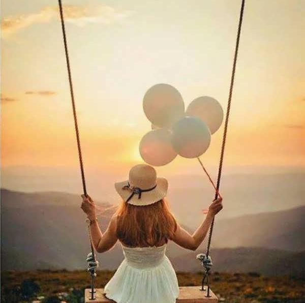 رویایی عکس دختر روی تاب برای پروفایل