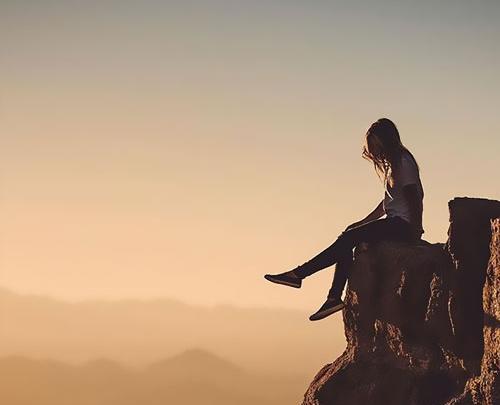 رویایی عکس دختر روی تاب برای پروفایل