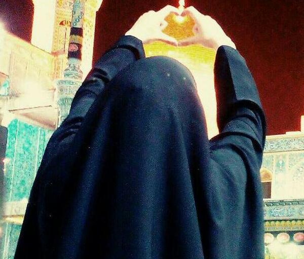 ژست عکس پروفایل دختر چادری در حرم امام رضا