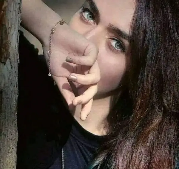 باکلاس عکس دختر برای پروفایل طبیعی