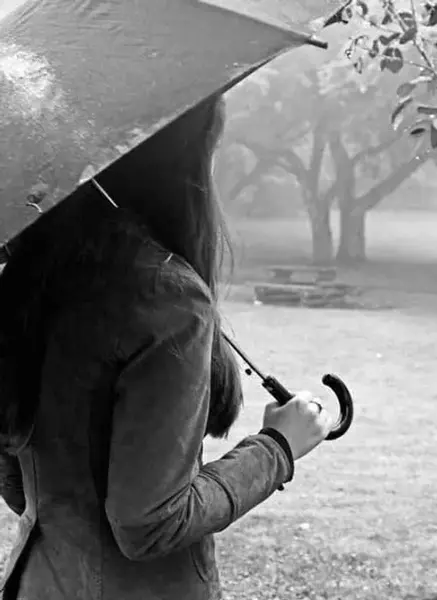 ویسگون عکس سیاه سفید دخترونه خاص