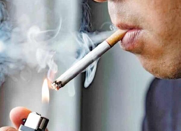 عکس سیاه سفید دختر سیگاری