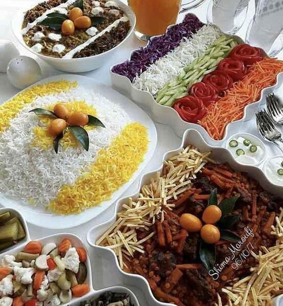 عکس تزیین برنج با زعفران و زرشک