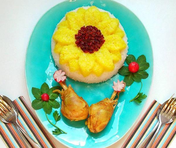 عکس تزیین برنج با زعفران و زرشک