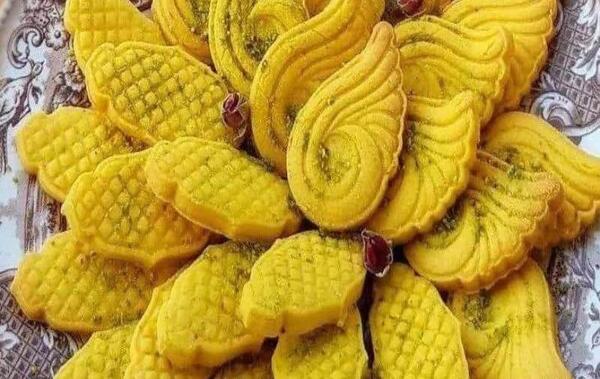 عکس شیرینی نارگیلی زعفرانی