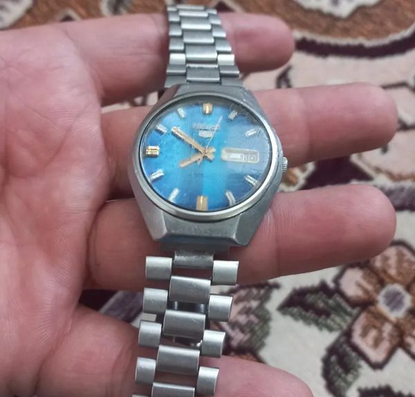 عکس ساعت آبی قدیمی