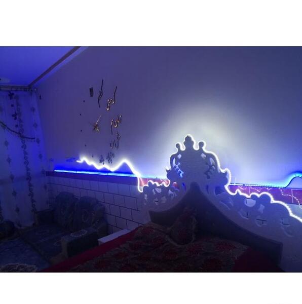 عکس ساعت دیواری آبی