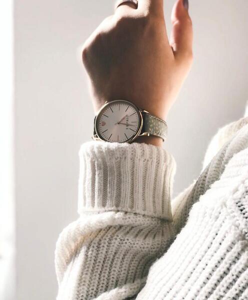 عکس دست با ساعت برای پروفایل