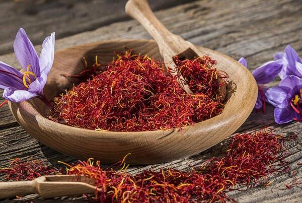 عکس از زعفران پوشال