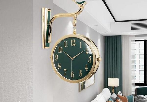 عکس ساعت دیواری پایه دار