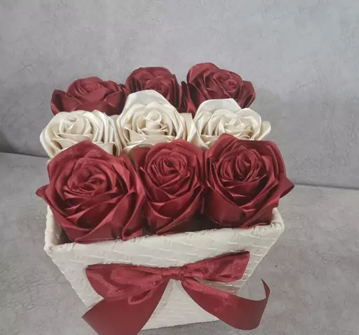 عکس گل روبانی زرشکی