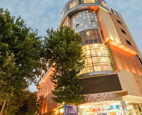 عکس هتل رنگین کمان خرم آباد لرستان