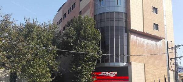 عکس هتل رنگین کمان خرم آباد تماس