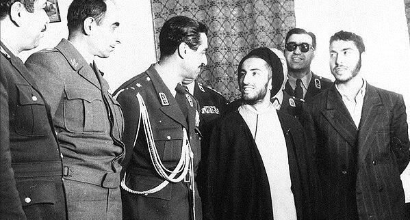 عکس شاه با کت شلوار