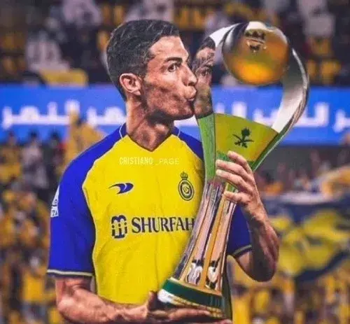 عکس رونالدو با جام النصر