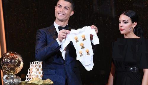 عکس رونالدو و زنش در دریا