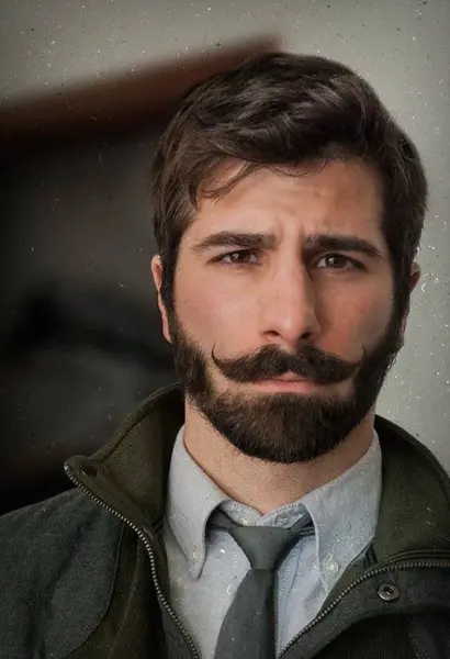 عکس مرد ریش دار جذاب
