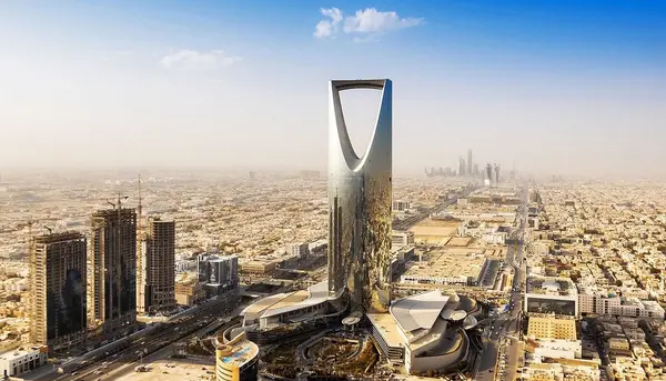 عکس رونالدو رو تخت پادشاهی