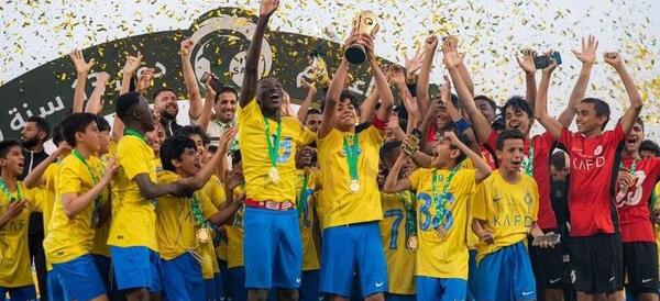 عکس رونالدو با جام در النصر