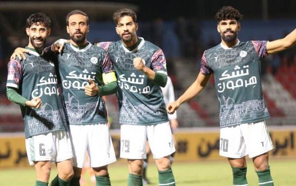 عکس شیر فوتبالیست