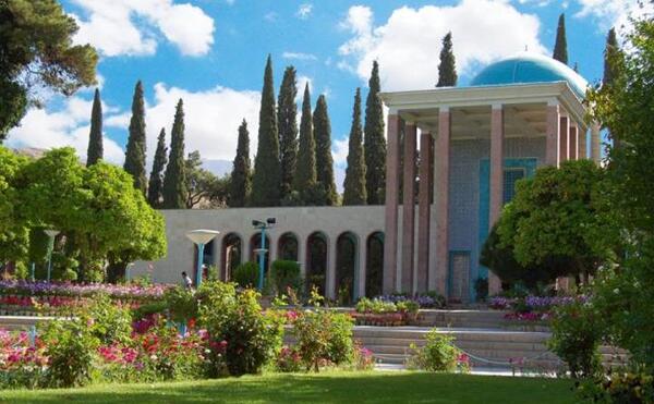 ژست عکس در شیراز