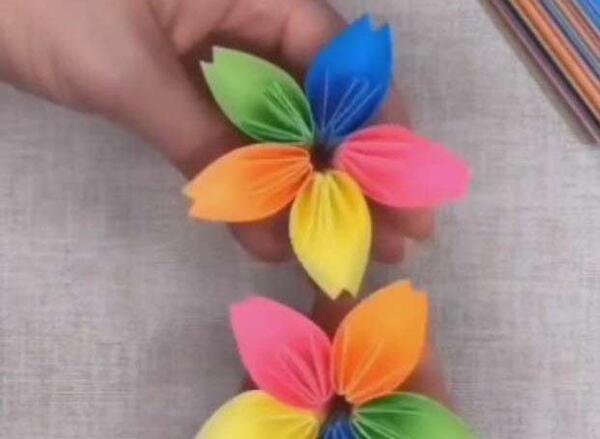 عکس کاردستی گل ساده با کاغذ رنگی