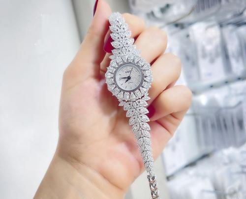 عکس ساعت زنانه نقره ای