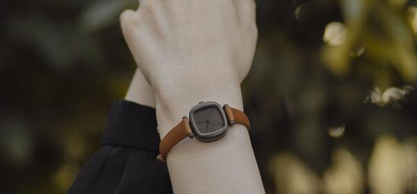 عکس ساعت قرمز دخترانه