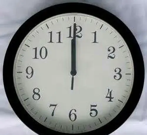 عکس ساعت ۱۲ ظهر