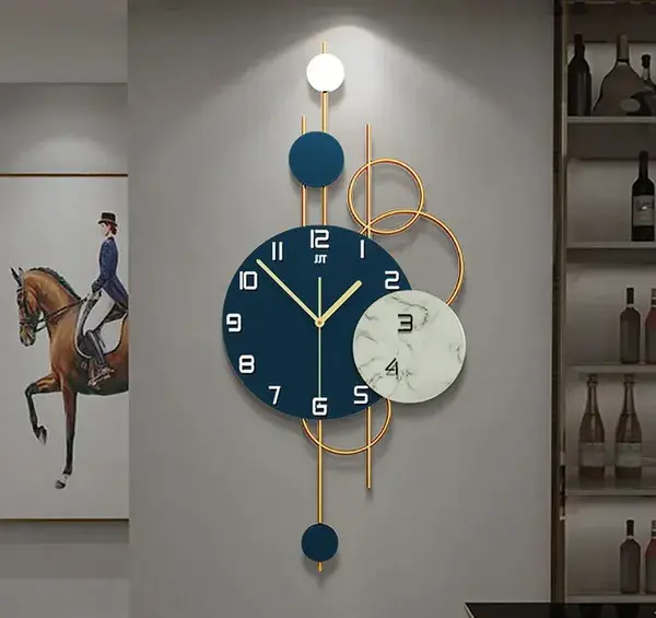 عکس ساعت دیواری چوبی جدید