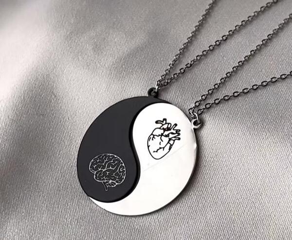 عکس سیاه سفید قلب و مغز