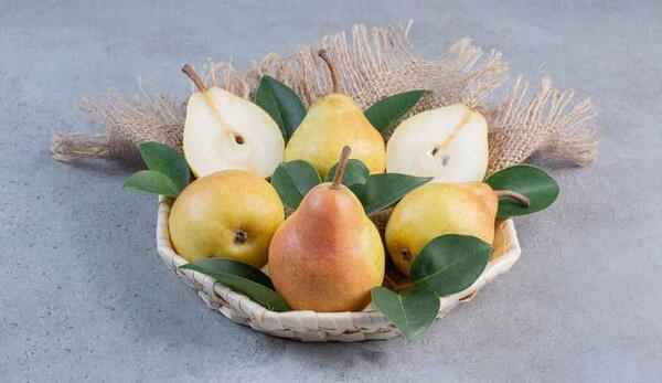 عکس سیاه سفید گلابی