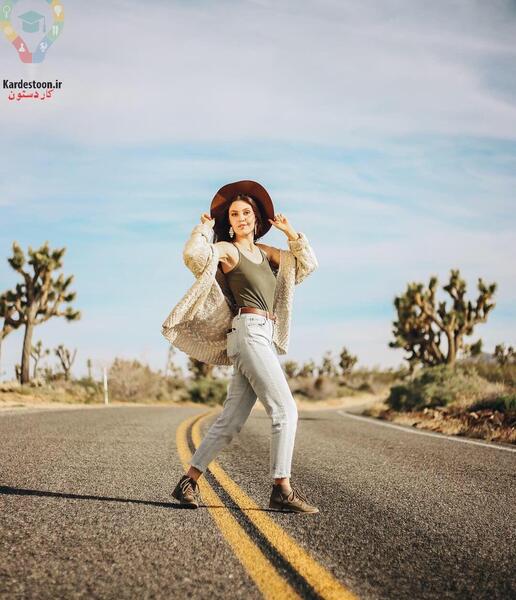 ژست عکس گرفتن ساده