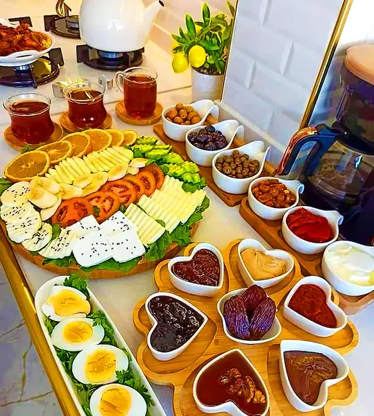 عکس صبحانه ساده فیک