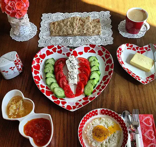 عکس صبحانه ساده فیک