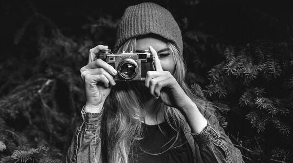 عکس رفیق دخترونه لاکچری سیاه سفید