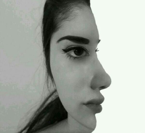 عکس سیاه و سفید نیم رخ