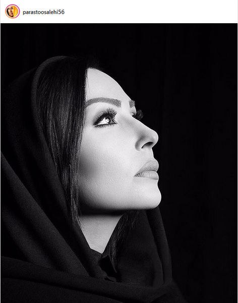 عکس سیاه و سفید نیم رخ