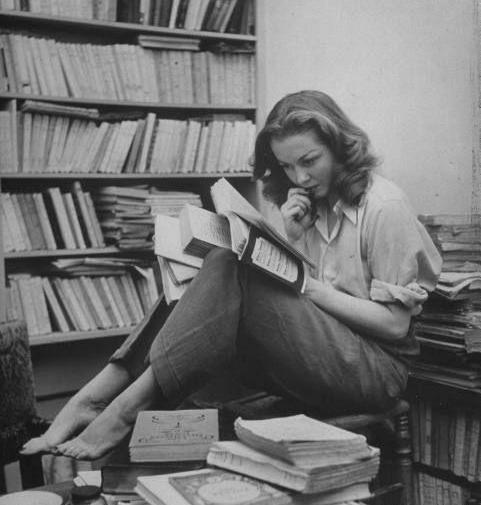 عکس کتابخانه سیاه و سفید