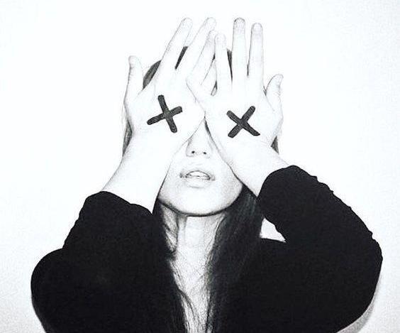 عکس سیاه و سفید شاخ پسرونه