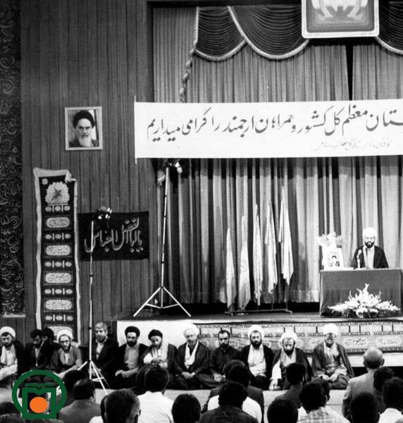 عکس سیاه و سفید از رئیسی