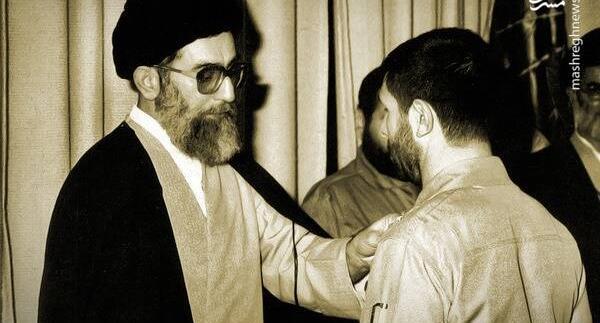 عکس سیاه و سفید امام خامنه ای