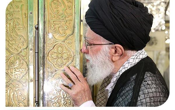عکس سیاه و سفید امام خامنه ای