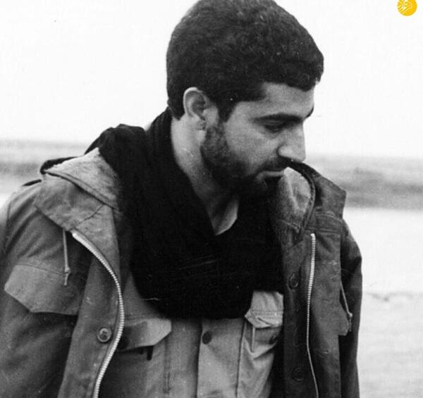 عکس سیاه سفید از حاج قاسم